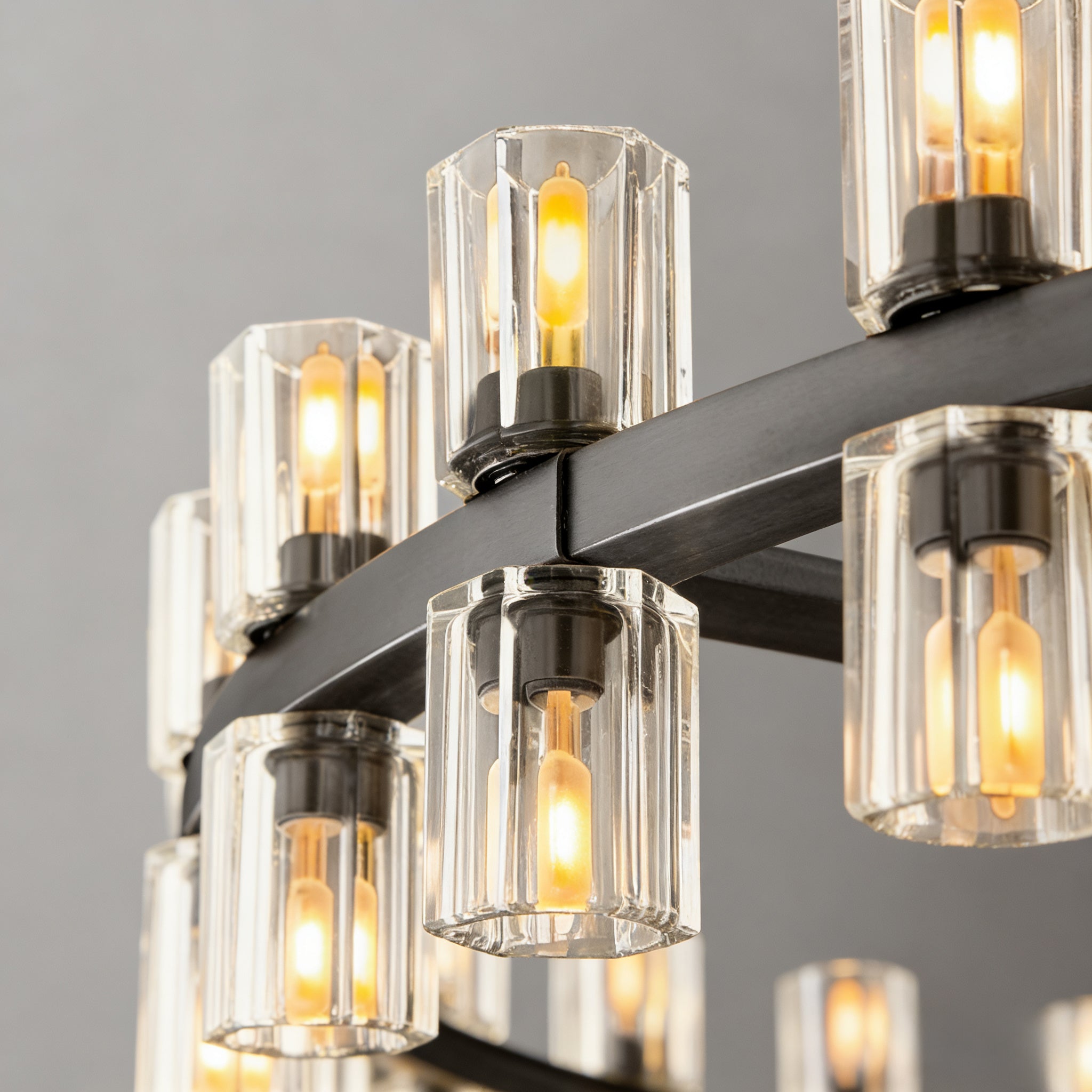 Arcachone LED Round Wagon Wheel Chandelier