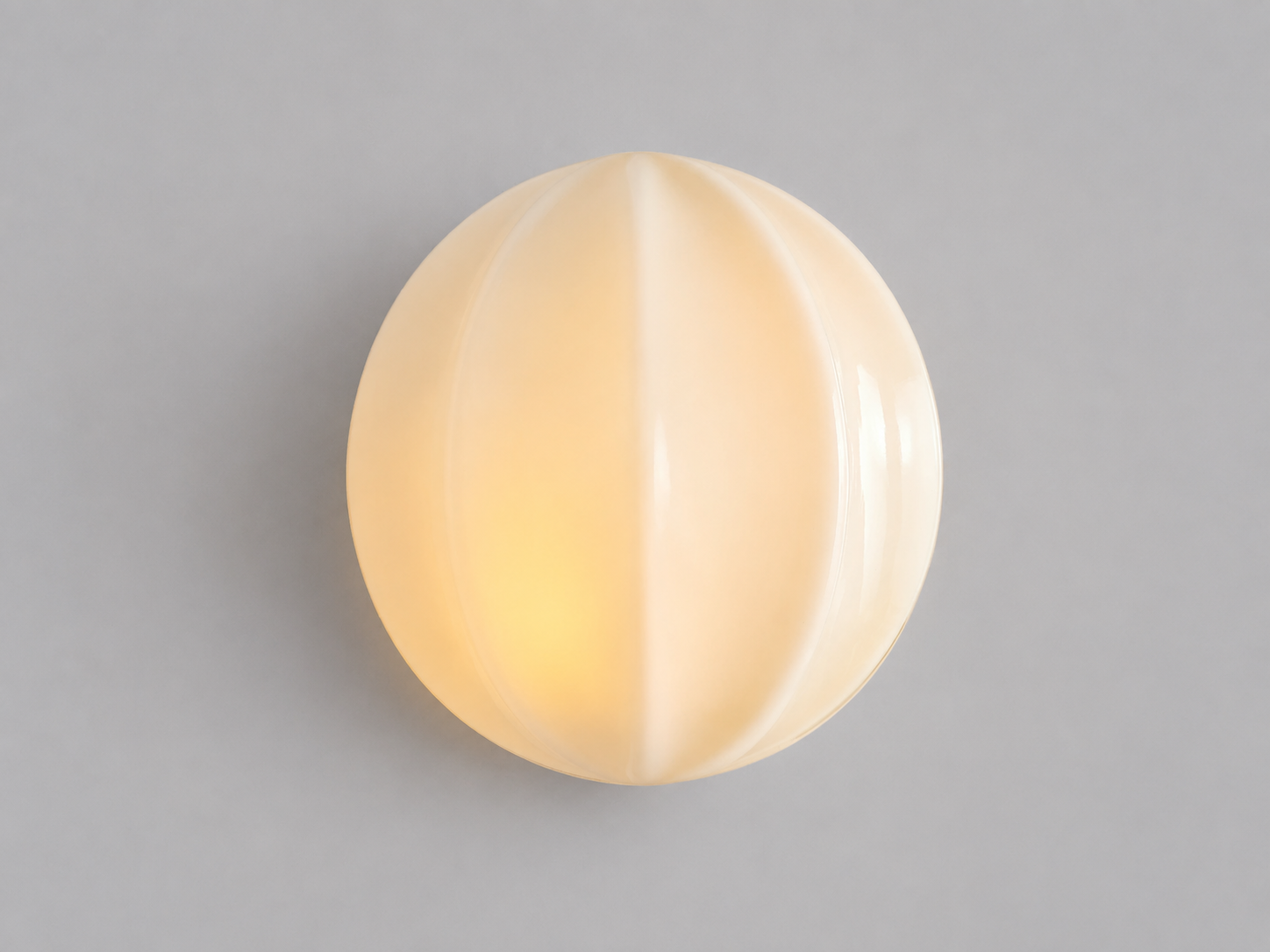 Agnes Clamshell Sconce
