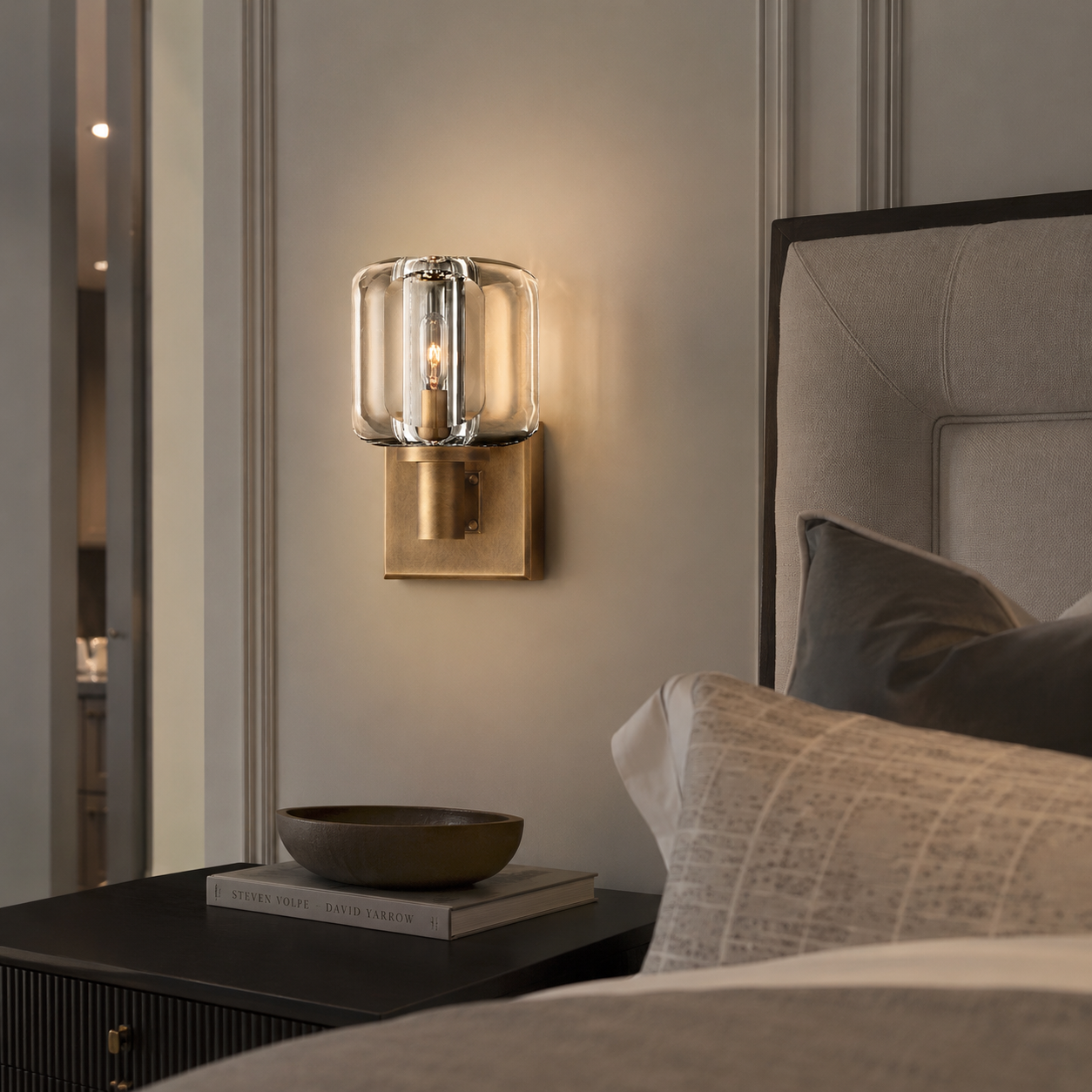 Demaretish Sconce