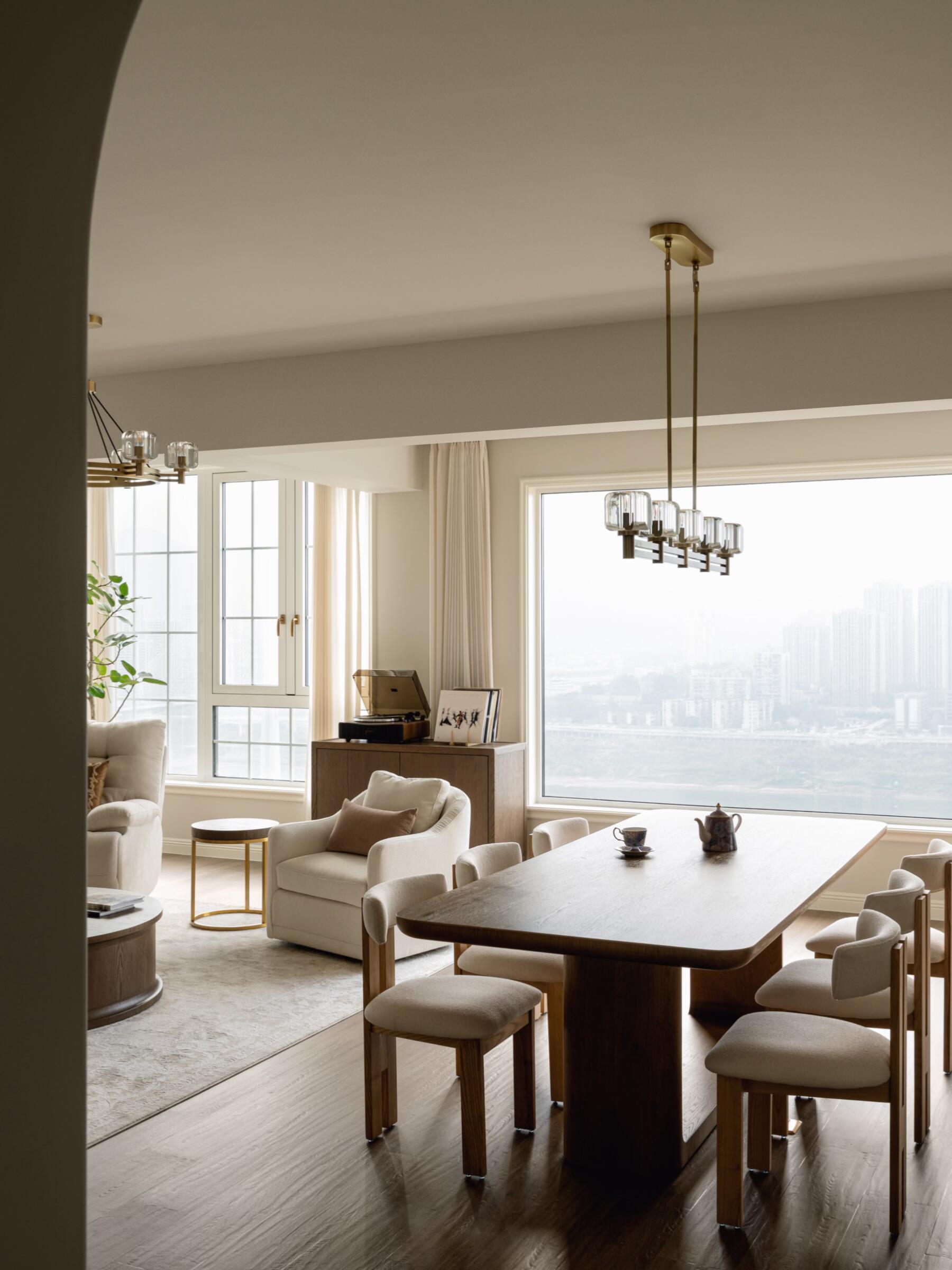 Demaretish Linear Chandelier