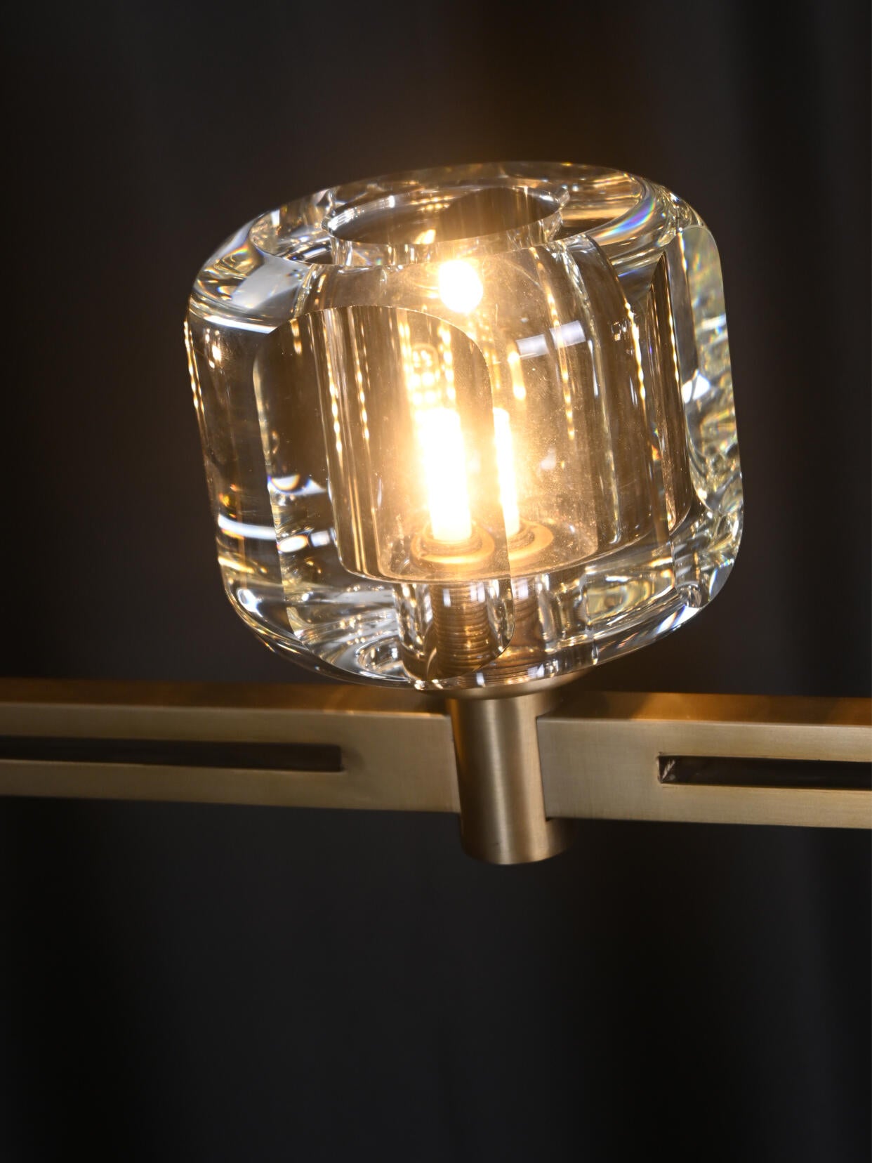 Demaretish Linear Chandelier
